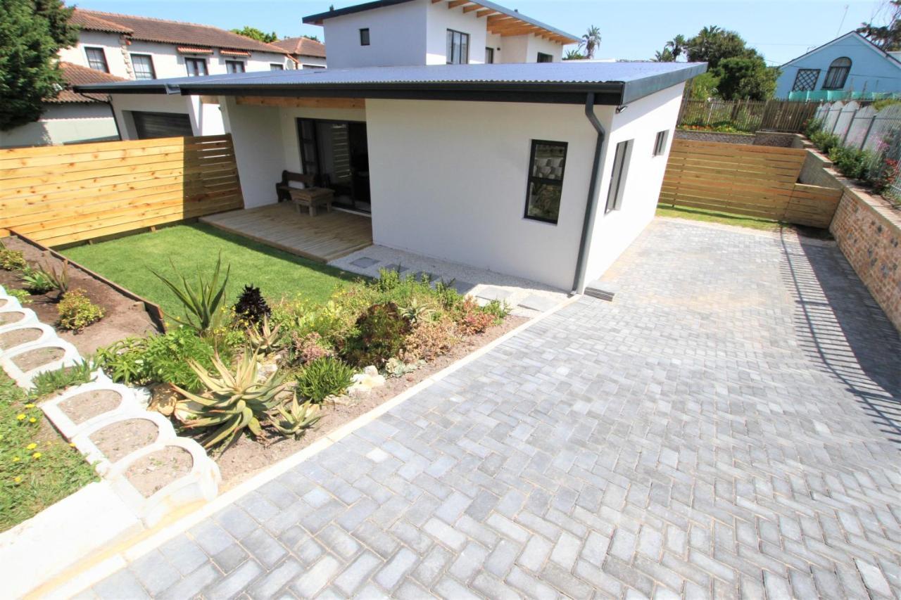 Garden Flat - Walk To The Beach Plettenberg Bay Eksteriør billede